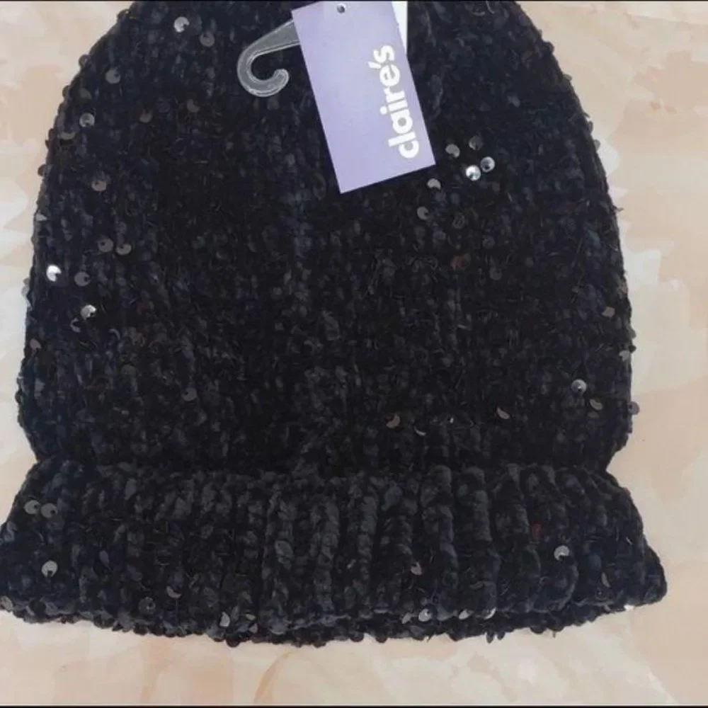 Claires claires black